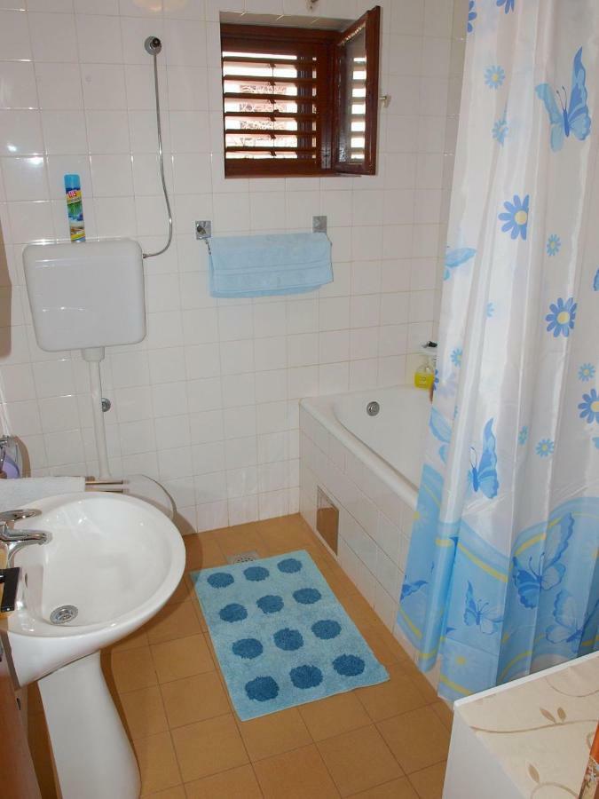 Apartments Mirja - 100M From The Beach & Parking Trogir Exteriér fotografie